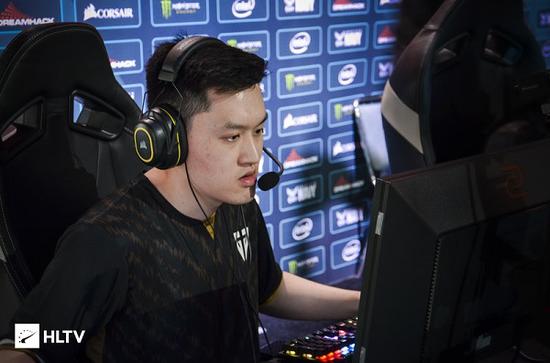 iQOO Z11发布165Hz电竞屏与9020mAh超长续航电池